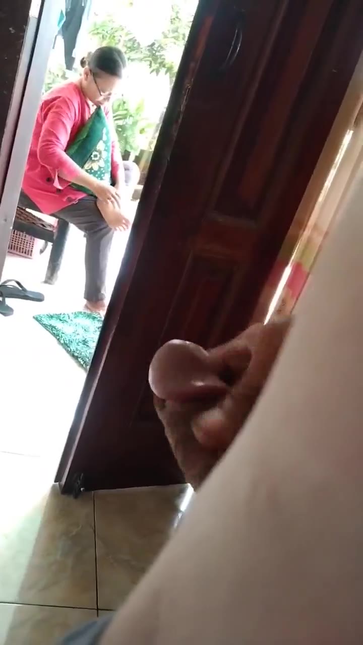 Background nonton video viral BOKEP Ibu Cantik Di Ewe Paksa Anak Tirinya Setiap Saat