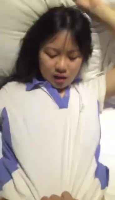 BOCIL SMP Masih Sempit Di Perkosa Paman  Mendesah Kesakitan