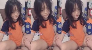 Background nonton video viral Bocil Terbaru Baru Pulang Sekola Dipaksa Ngewe Sama Kaka Tirinya Sendiri Saat Sepi